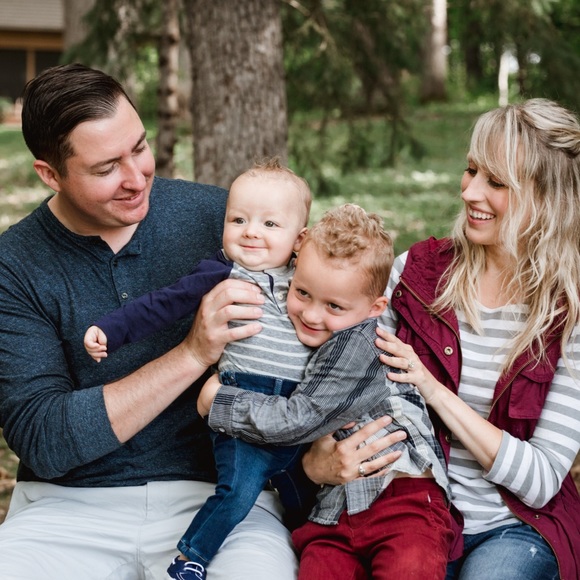 Meet your Posher, Megan - Picture 3 of 8